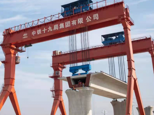 鋼絲繩葫蘆被用于滬蘇湖特大橋首榀箱梁架設(shè)工作中